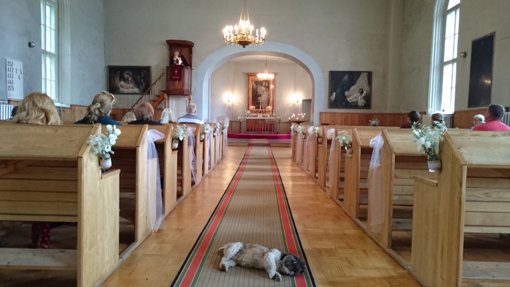 Dievkalpojuma laikā Reičela uzvedās ļoti klusi.

Autors: Žanna Žaka