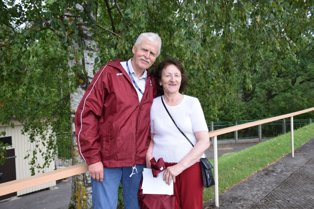 VĒL SVINĒS. “Rīgas dome rīkos pieņemšanu, tad arī mums būs zelta kāzu jubilejas svinības,” stāsta Gunta un Andris Staģi. 

Autors: Guna Mikasenoka