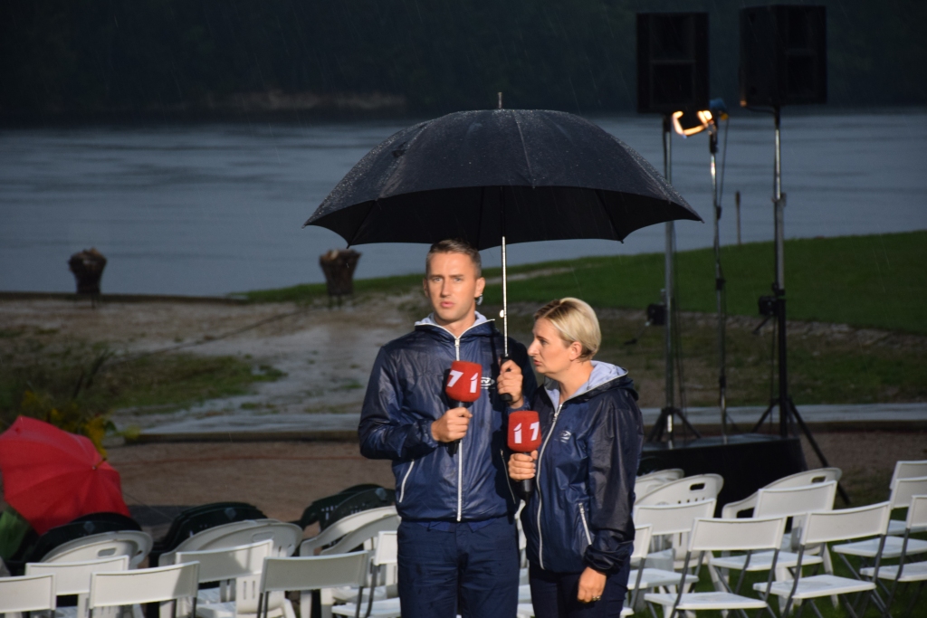 LTV žurnālisti Aija Kinca un Jānis Geste jau astoto reizi vada ziedojumu akciju “Top Latvijas Likteņdārzs!”.
Autors: Elita Brovacka