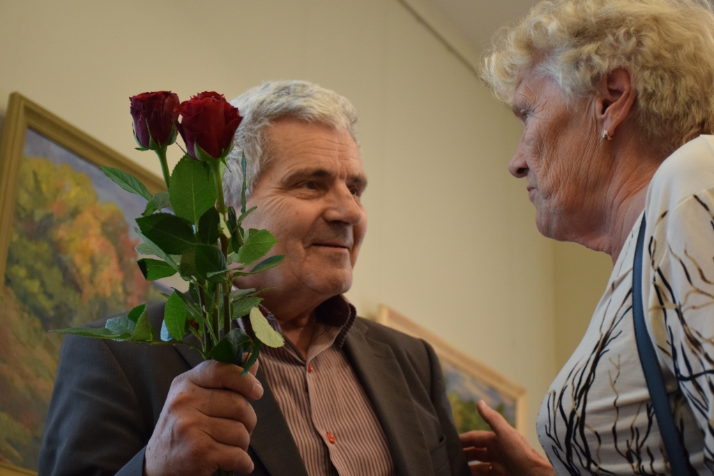 Dainis Breikšs izstādes atklāšanā Skrīveru kultūras centrā. 
Autors: Inga Patmalniece