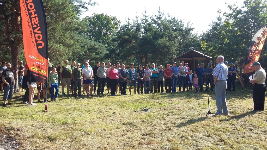 Uz starta līnijas. Mednieku svētkos par Kokneses kausu cīnījās 11 komandas.  	Laumas Zīles un 
Autors: Alla Svečikova