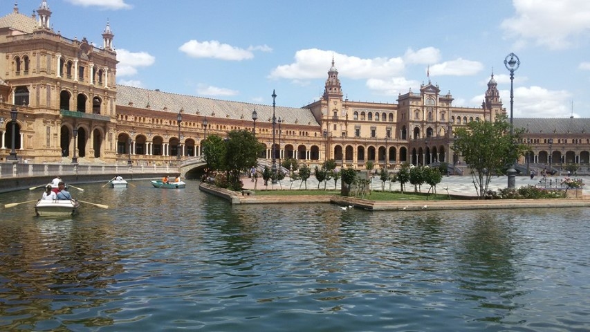 Viesojoties Spānijas Seviljā, Laine un Artūrs apskatīja daudzus pasaulslavenus objektus. 
Autors: no ceļotāju albuma