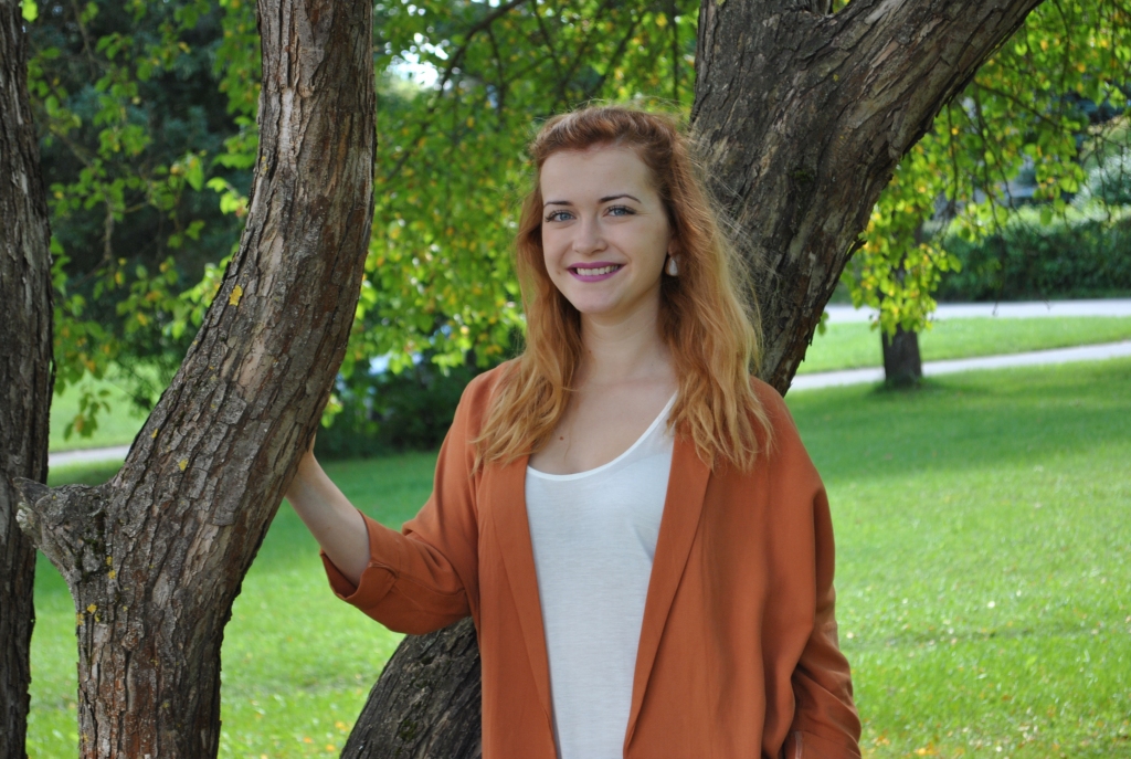 JAUNĀ UN TALANTĪGĀ — tā pirms džeza koncertiem tika pieteikta aizkraukliete Anna Krista Ostrovska. 
Autors: Elita Brovacka