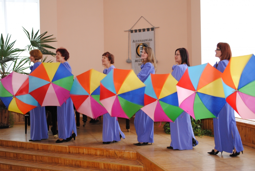 Sieviešu vokālais ansamblis “Spīdala” aicina uz jubilejas koncertu. 	
Autors: no “Staburaga” arhīva