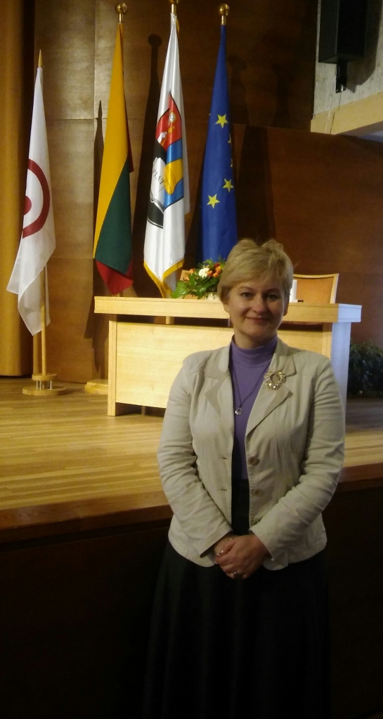 ATZINĪBA par darbu skolotājai Santai Krasovskai ir ne vien piešķirtais apbalvojums “Sirds un gulbis”, bet arī audzēkņu novērtējums.           
Autors: no albuma