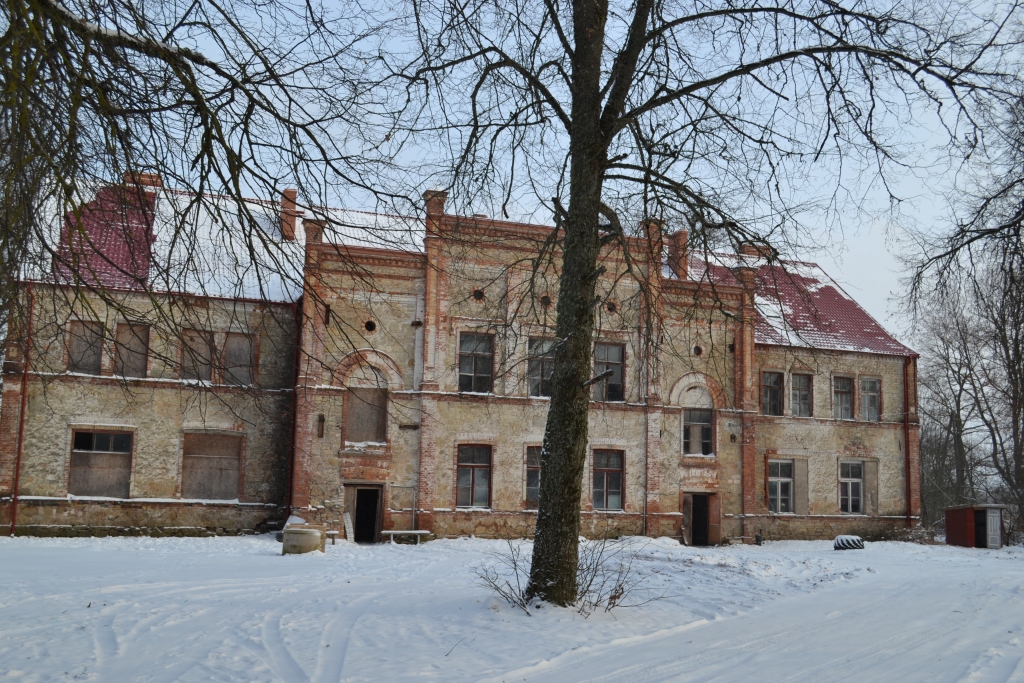 PĀRMAIŅAS Seces “Vecajā skolā” patīk gan tās iemītniekiem, gan garāmbraucējiem. 
Autors: Elita Brovacka