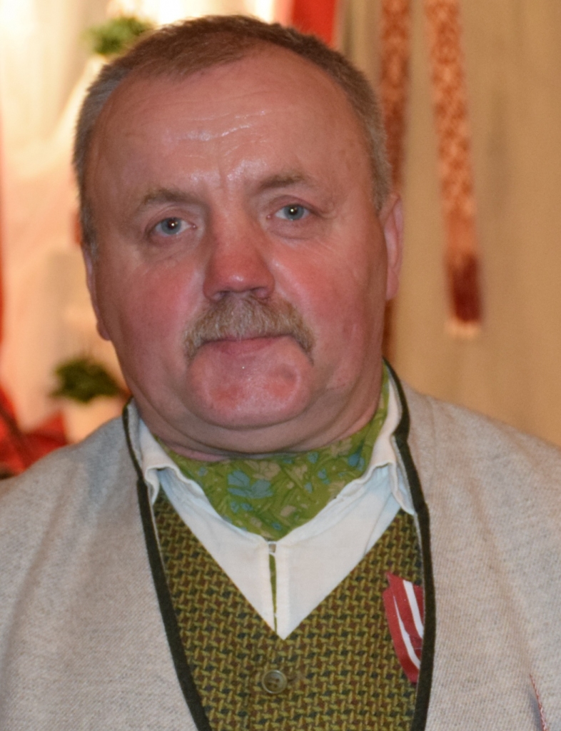 Dzintars Meiers, strādā  būvniecības nozarē, ilggadējs Iršu pagasta vidējās paaudzes deju kolektīva “Irši” dalībnieks