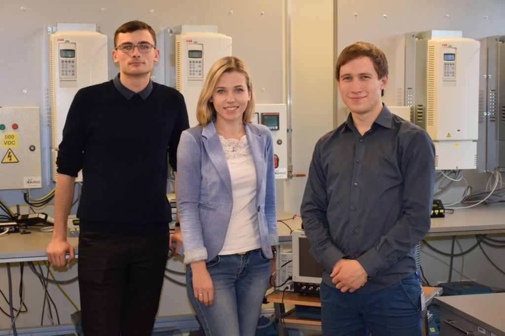 Topošie inženieri. Gunārs Svenčs (no kreisās),  Jolanta Graudone un Artūrs Paugurs.