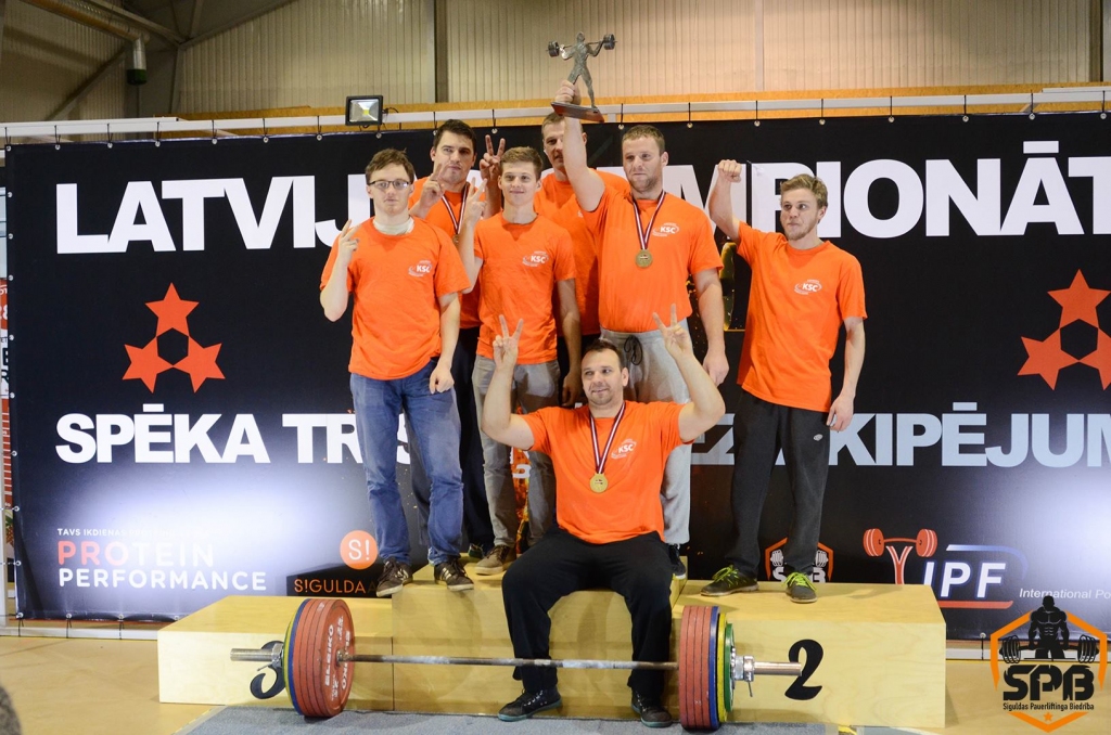 Kokneses sporta centra komanda Latvijas čempionātā spēka trīscīņā kopvērtējumā ieguva augsto otro vietu.

Autors: no Kokneses sporta centra