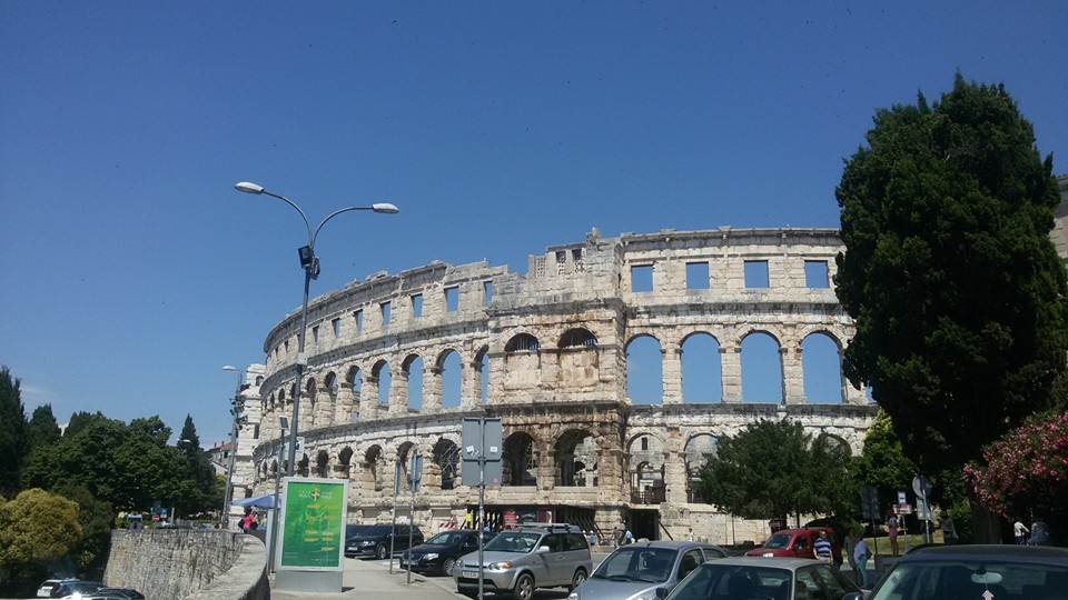 Senatnes elpa. Gladiatori cīnījās amfiteātrī Pulas pilsētā. Tas ir viens no trim, kas vispār pasaulē palikuši. Tas ir arī sestais lielākais amfiteātris, kāds jebkad bijis.
Autors: no ceļotāju albuma