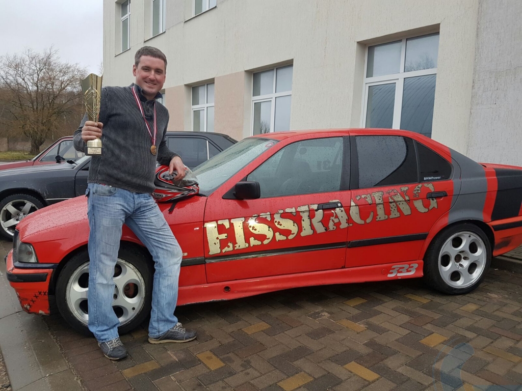 Čempions. Aizkrauklietis Raivis Galviņš kļuvis par 2016. gada Latvijas čempionu rallija supersprintā mašīnām ar aizmugures piedziņu.
