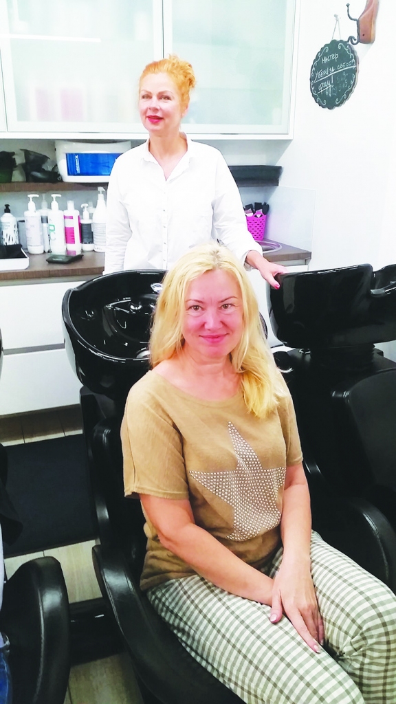 PIRMS pārvērtībām pie friziera.
Autors: no Lāsmas Skadmanes albuma