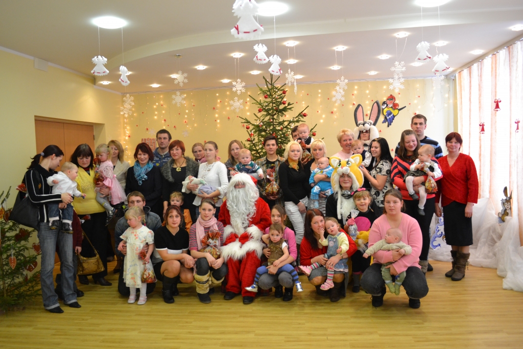 Svētki vismazākajiem. Bebru pagasta bērnudārzā “Bitīte” pirms četriem gadiem.  	
Autors: no Daigas Andersones albuma