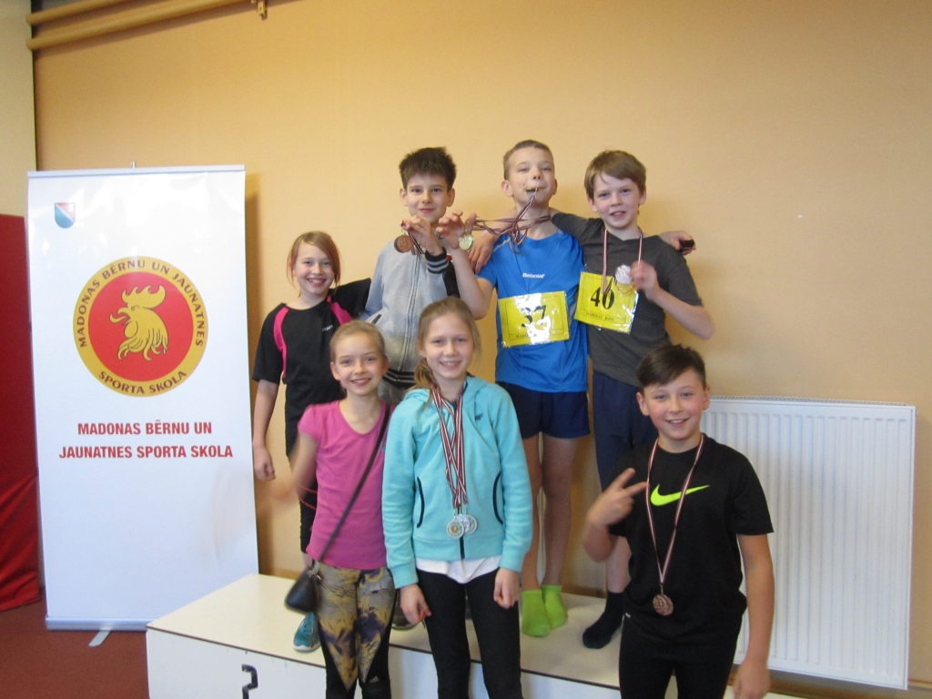 Ražena diena. Aizkraukles novada sporta skolas vieglatlēti sacensībās Madonā izcīnīja vairākas godalgas.                               

Autors: no sporta skolas 