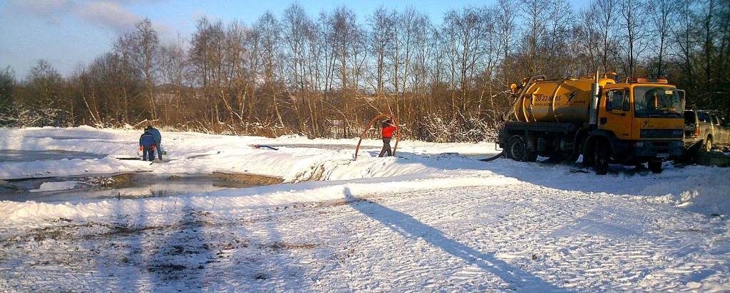 Novērš avārijas sekas. Norit darbi Sērenes attīrīšanas iekārtās. 
Autors: no VVD