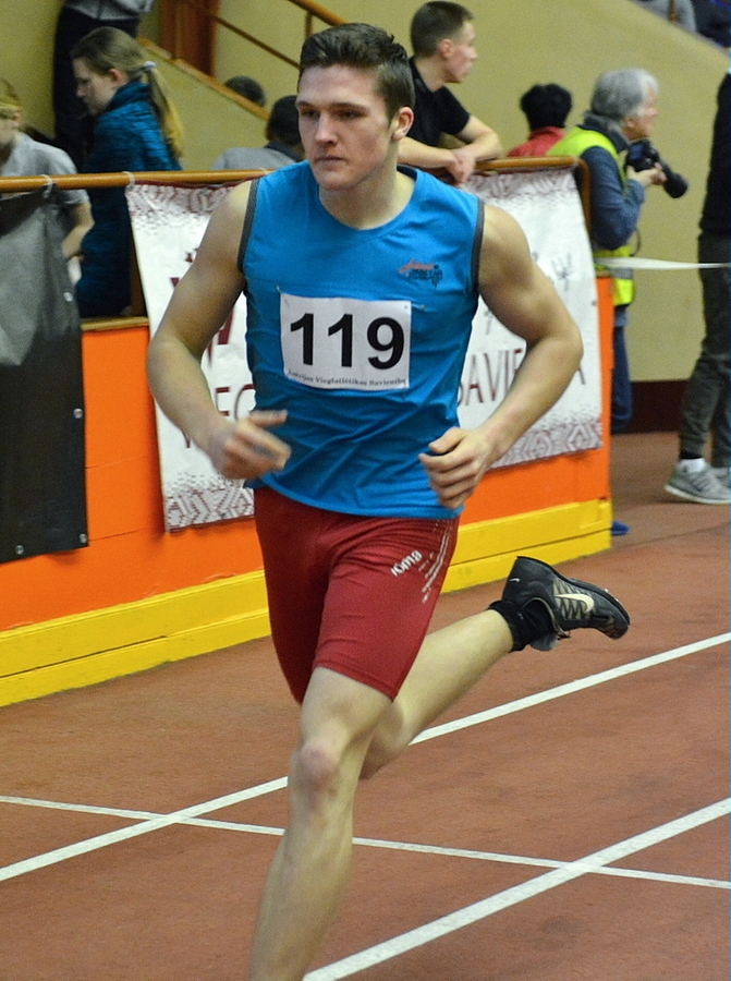 Izcili sasniegumi. Valēŗija Veļčinska audzēknis 15 gadus vecais Oļegs Kozjakovs ieguva pirmo vietu septiņcīņā, sasniedzot izcilu rezultātu tāllēkšanā — 7,02 m. Nav daudz sportistu Latvijā, kas lec tik tālu.