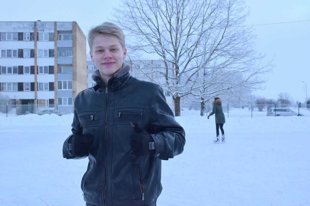 Kristers Kokars. Lai piedalītos TV erudīcijas spēlē “Gudrs, vēl gudrāks”, nepietiek ar darbu stundā, zināšanas jākrāj arī pēc mācību stundām. 

Autors: Guna Mikasenoka