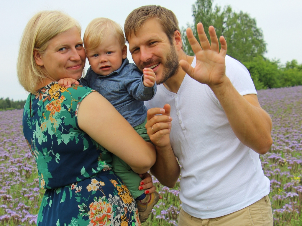 Kopā gandrīz desmit gadu. Edgars ar sievu Jutu un dēliņu Miku. 

Autors: no ģimenes albuma