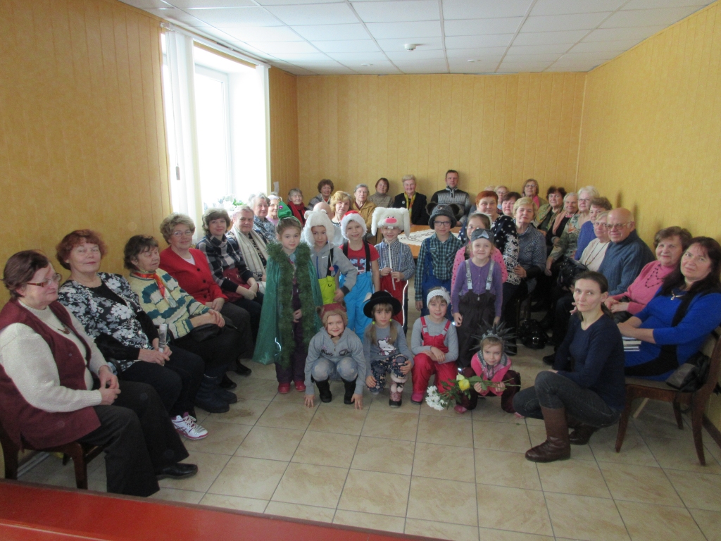 Pirmā tikšanās. Pļaviņu seniori kopā ar saviem draugiem.  	
Autors: no apvienības albuma 