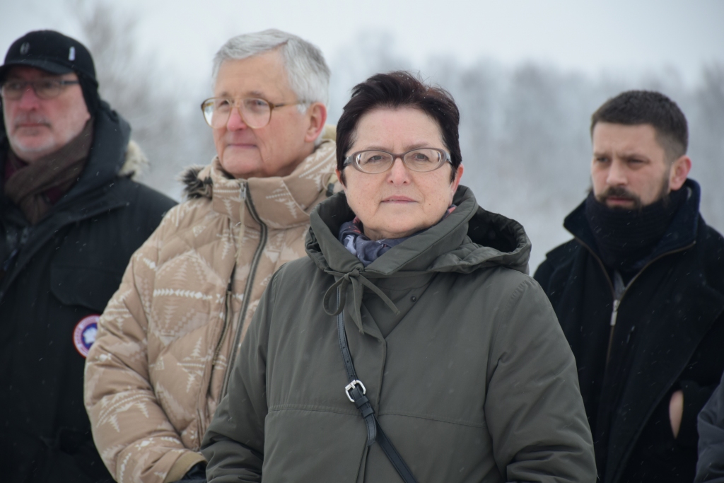 Dzejniece Likteņdārzā pagājušā gada decembrī. 