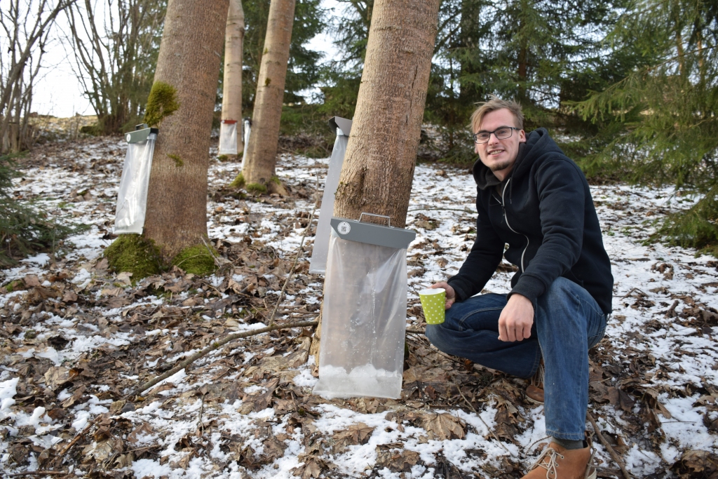 Pirmo gadu tik daudz. Jānis Vaivars stāsta, ka pirmajās dienas šurp nācis katru pēcpusdienu, ar lielu ziņkārību — kā tek un cik ātri.
Autors: Imants Kaziļuns