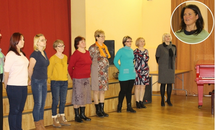 Pirmā tikšanās. Neretas jauktā kora dalībnieces un diriģente Agita Ikauniece (augšējā stūrī).
Autors: Daiga Meldere