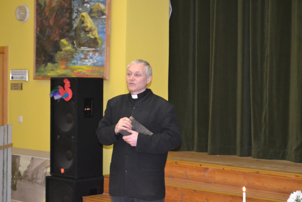 MĀCĪTĀJS ROLANDS EIMANIS uzskata, ka cilvēkiem jāmācās būt laimīgiem no Dieva.
Autors: Elita Brovacka