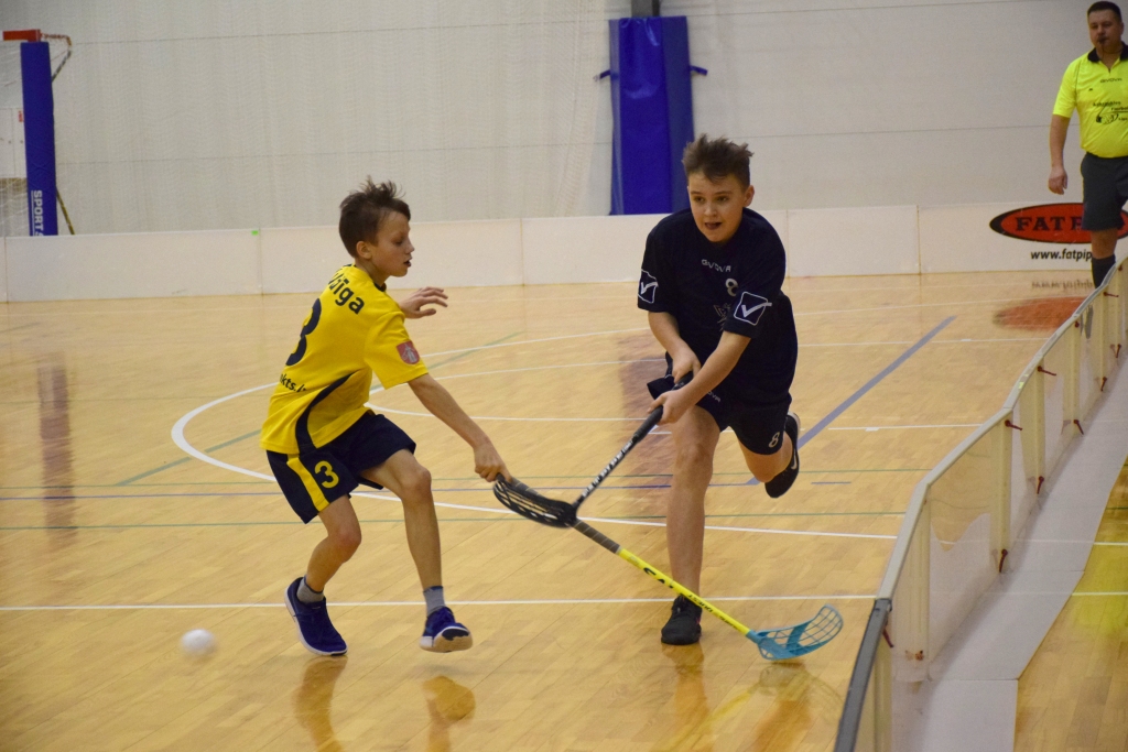 Ceļā uz vārtiem. Vienība “ANV Aizkraukle” spēles pamatlaikā nenosargāja panākto pārsvaru, taču izcīnīja uzvaru, veiksmīgi izpildot pēcspēles soda metienus.
Autors: Viesturs Kaktiņš