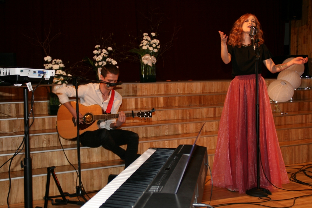 ANNA KRISTA OSTROVSKA dziedās konkursa “Ghetto faktors” pusfinālā. Ar savu balsi viņa nesen iepriecināja klausītājus pasākumā Jaunjelgavas kultūras namā.
Autors: no “Staburaga” arhīva