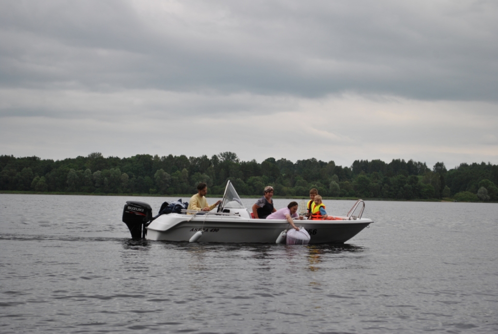 MOTORLAIVU Jaunjelgavas novada dome iegādājās jau pērn, tagad to paredzēts sākt izmantot zivju resursu uzraudzības pasākumiem.
Autors: no 