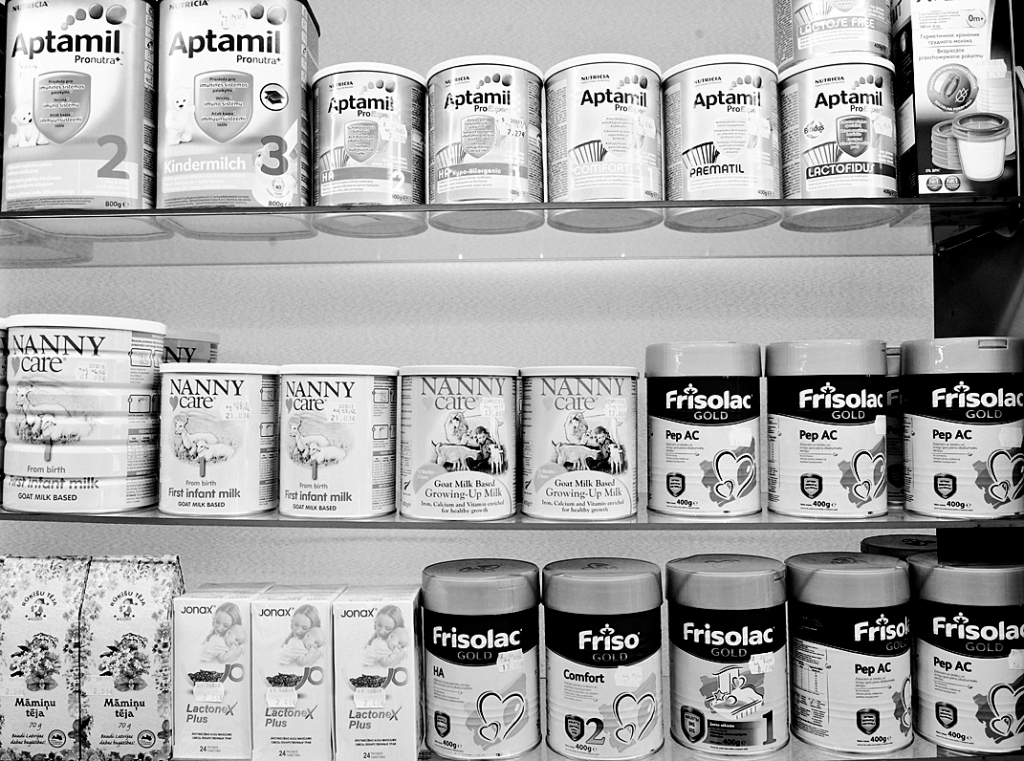 ASV statistika rāda, ka no simts mazuļiem, kuri tiek baroti tikai ar mātes pienu, vien diviem vai trim rodas alerģija (pārsvarā pret govs pienu, ko māte lieto savā uzturā).