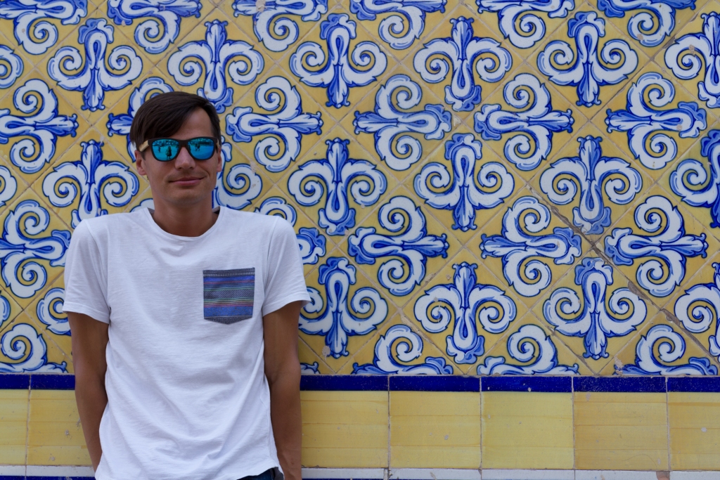 LAIMĪGS CILVĒKS. Gatis  Šļūka, kurš dara to, kas viņam vislabāk patīk, — 
zīmē karikatūras.
Autors: no Gata Šļūkas albuma