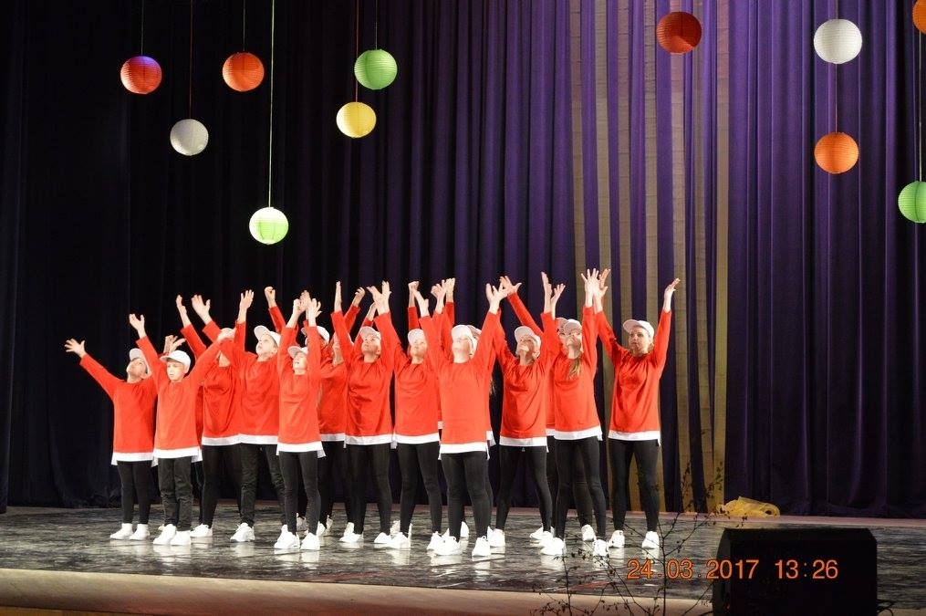 Autors: no deju kolektīva albuma