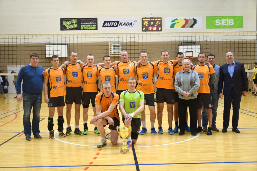 GRŪTĀ CĪŅĀ IEGŪTAS BRONZAS MEDAĻAS. Volejbola klubs “Aizkraukle” sezonu nacionālās līgas pirmajā divīzijā noslēdza, izcīnot trešo vietu.
Autors: Viesturs Kaktiņš