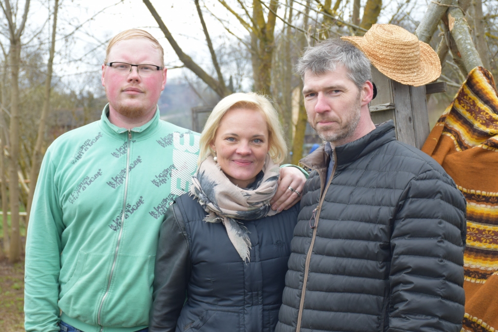 “RADU” KOMANDA — Kristīne ar dēlu Eduardu Kaļķi (no kreisās) un dzīvesbiedru Ģirtu Baumgartu.
Autors: Elita Brovacka