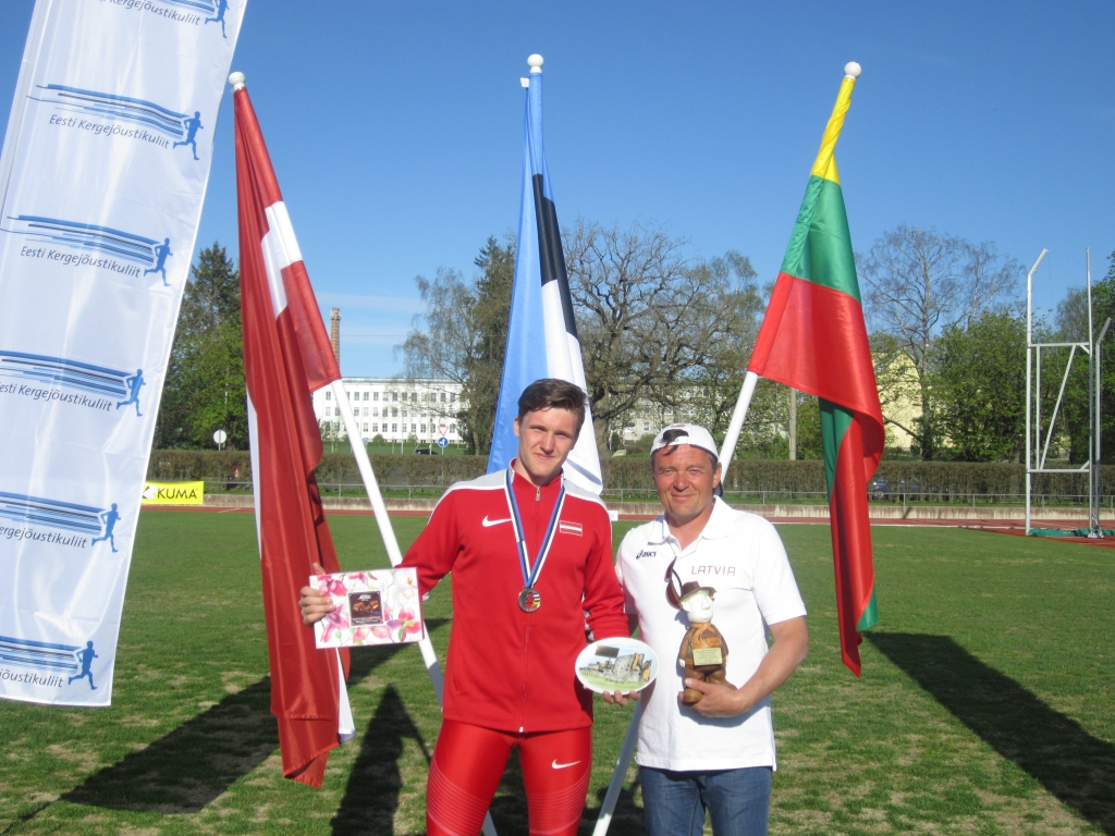 Oļegs ar treneri.
Autors: no Aizkraukles novada sporta skolas