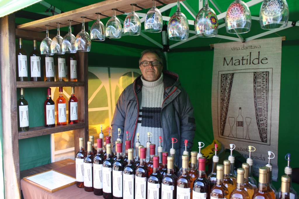 Vīnu bauda, nevis dzer! Vīndaris no Kocēniem — Edmunds Bilders.
Autors: Imants Kaziļuns