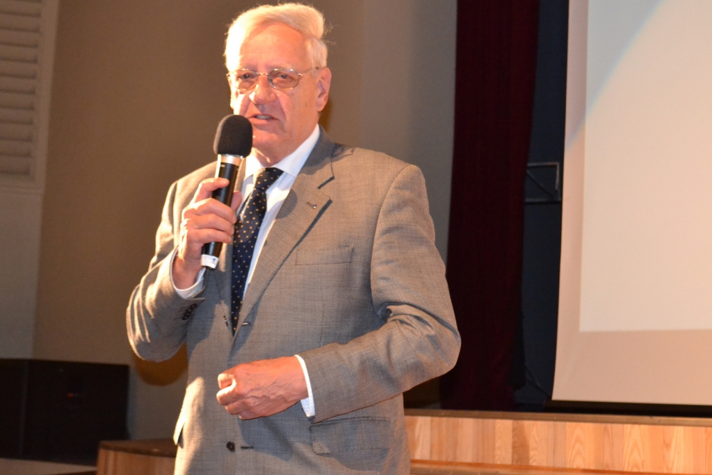 Aizkraukles Goda pilsonis Francis Fluhs no Epšteinas (Vācija) Aizkraukles novada  svētku svinīgajā pasākumā pilsētas kultūras namā.
Autors: Guna Mikasenoka