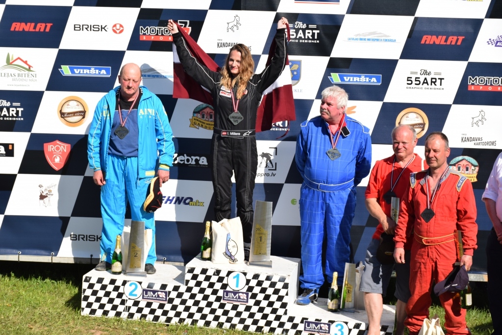 Uz goda pjedestāla triumfē sieviete. Ieva Millere sezonu sākusi ar lielisku uzvaru.
Autors: Imants Kaziļuns