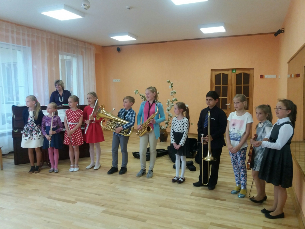 CIEMOJAS BĒRNUDĀRZOS.
Autors: Sandra Pumpure