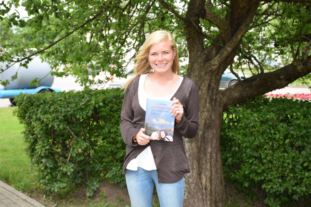 Laines pirmā grāmata. Tā ir par piedzīvoto un redzēto Ziemeļamerikā.
Autors: Inga Patmalniece