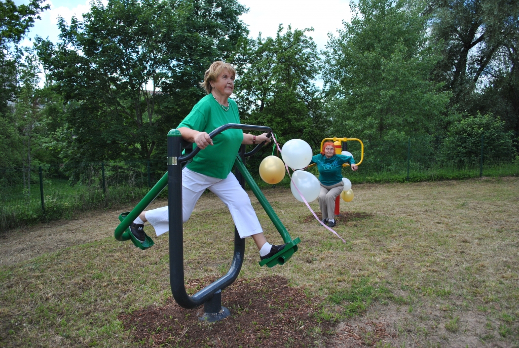 Ar milzu soļiem pēc veselības. Laukumā ir dažādi trenažieri kāju un jostas muskuļu grupu stiprināšanai, kā arī muguras masēšanai.
Autors: Guna Mikasenoka