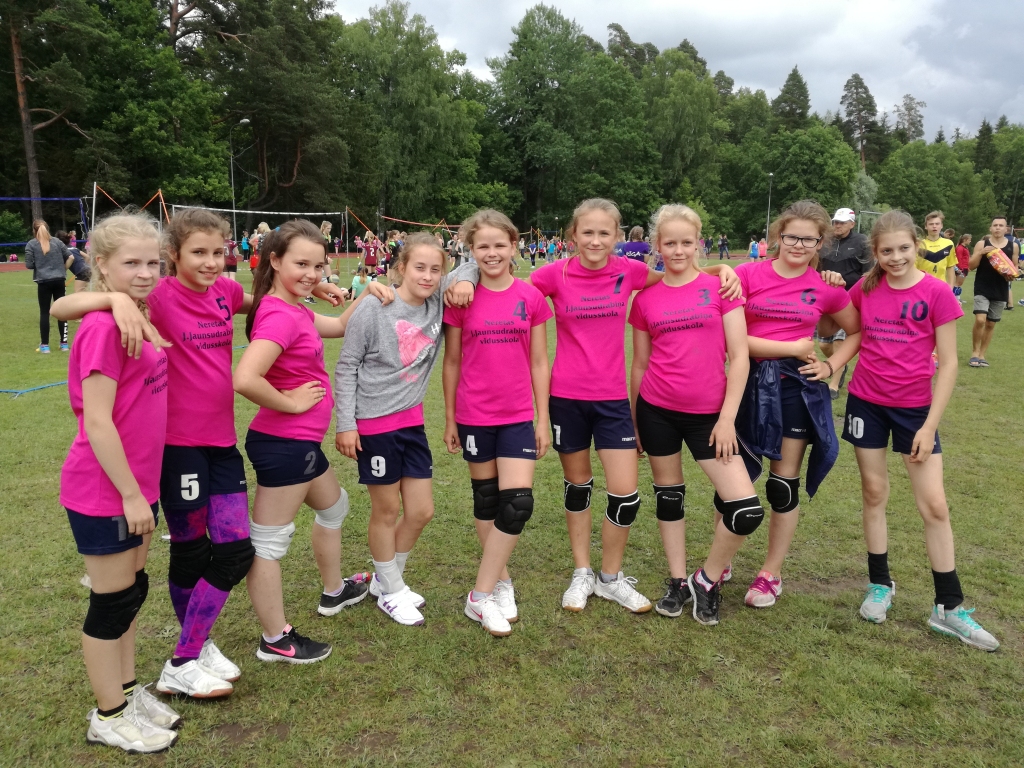 Imanta Silava trenētās volejbolistes no Neretas Vasaras spēlēs Gulbenē.
Autors: Imants Silavs