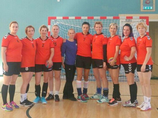 Līga Zirne (no kreisās), Sandra Ročāne, Solvita Bokaldere, Agija Litovska, Anta Boļšija (komandas kapteine), Ilze Ermane, Irita Skirmante, Lana Elīte, Rudīte Luckāne un Anita Apsīte.
Autors: no Sandras Ročānes albuma