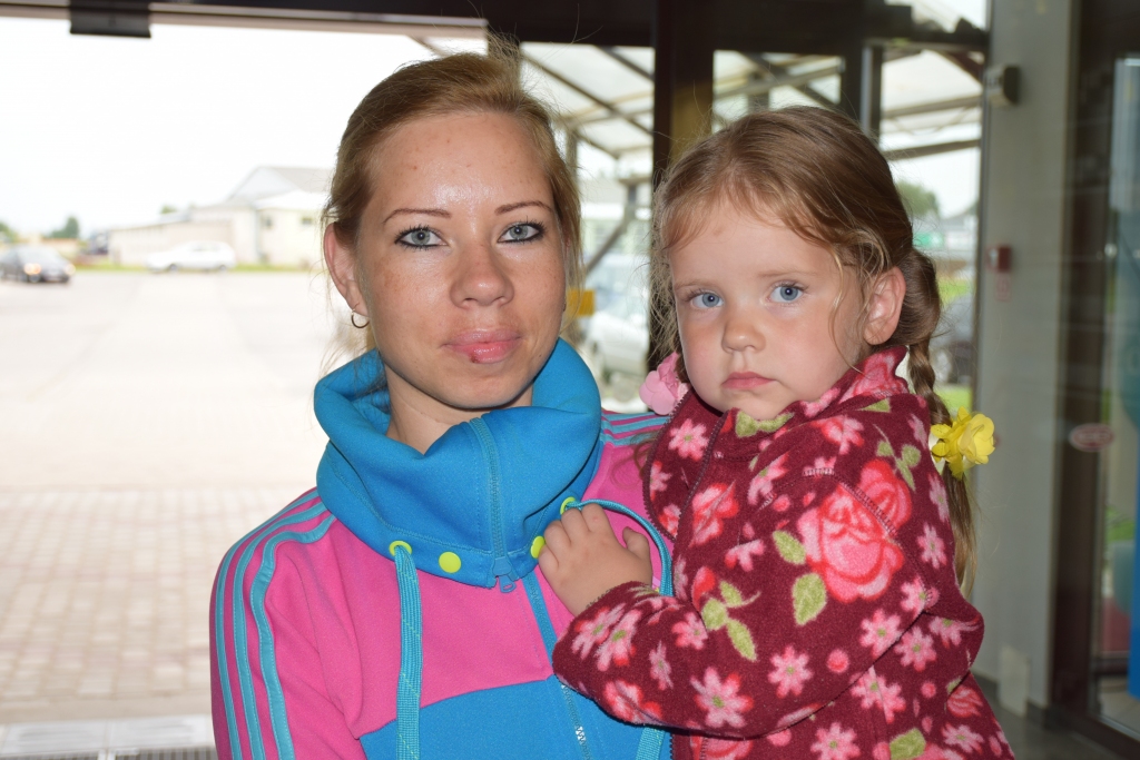 Jana Petrova un Melānija
Secē