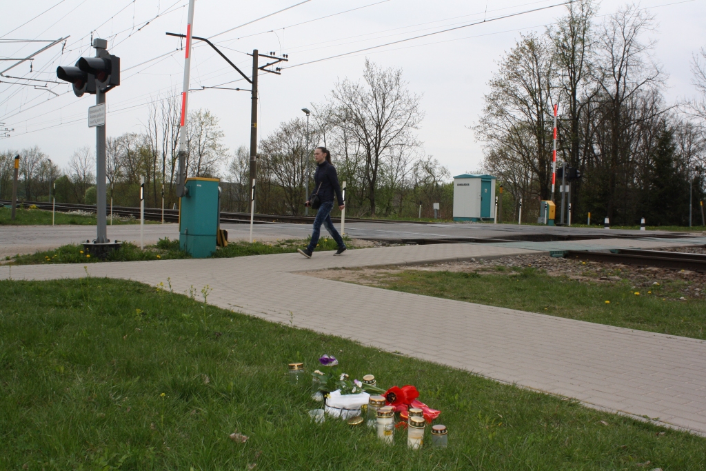 Būs drošāk. Skrīveru novada dome un uzņēmums “Latvijas dzelzceļš” vienojušies par labirintu uzstādīšanu pie dzelzceļa gājēju pārejas un norobežojumu gar sliedēm no pārejas līdz peronam.
Autors: no “Staburaga” arhīva