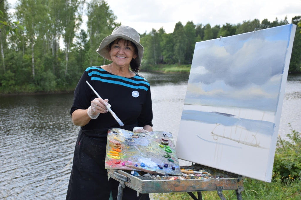 Plenēra “krustmāte”. Liepkalnos glezno Ligita Caune.
Autors: Imants Kaziļuns