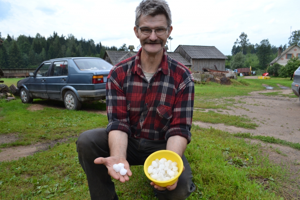 Pilna bļoda nokrišņu. Secietis Andris un nakts guvums.