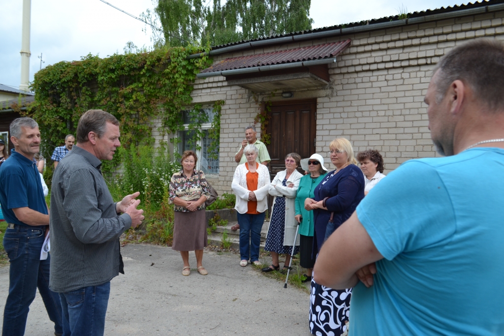 Aizkraukles pilsētas Gaismas un Mednieku ielas iedzīvotāji satraukušies, ka blakus šķeldas katlumājai plānots būvēt kokmateriālu kalti. Kā tā ietekmēs cilvēku veselību un apkārtējo vidi? Pagaidām jautājumu ir vairāk nekā atbilžu.
Autors: Guna Skaistkalne
