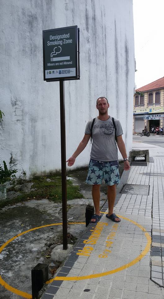 Smēķētāju zona Malaizijā
Autors: ceļotāju albuma